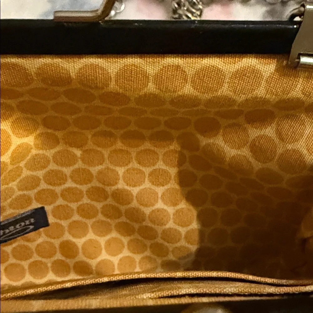 Brighton Sunny Days white daisy coin purse/evening bag EUC with detachable chain - Picture 7 of 16